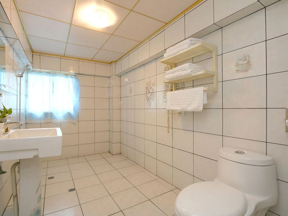 Xiaojiu House Bed and Breakfast