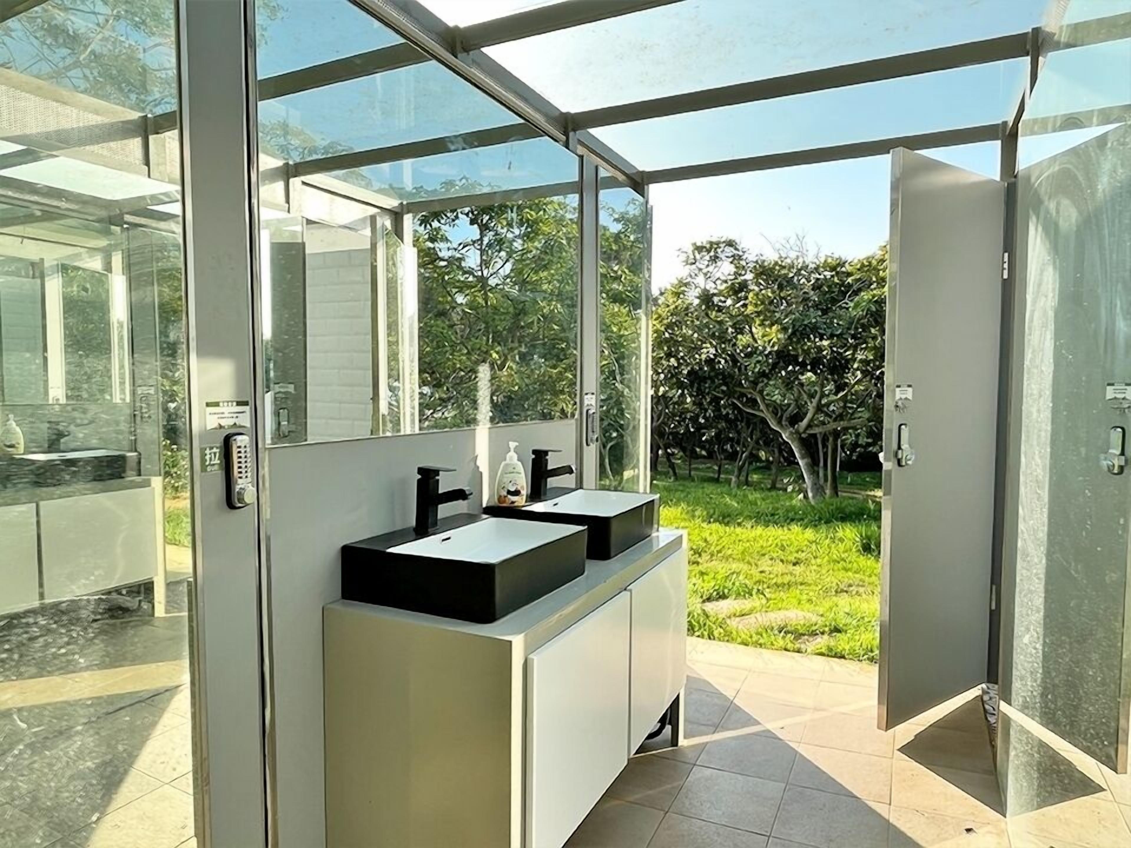 Alive Glamping Base