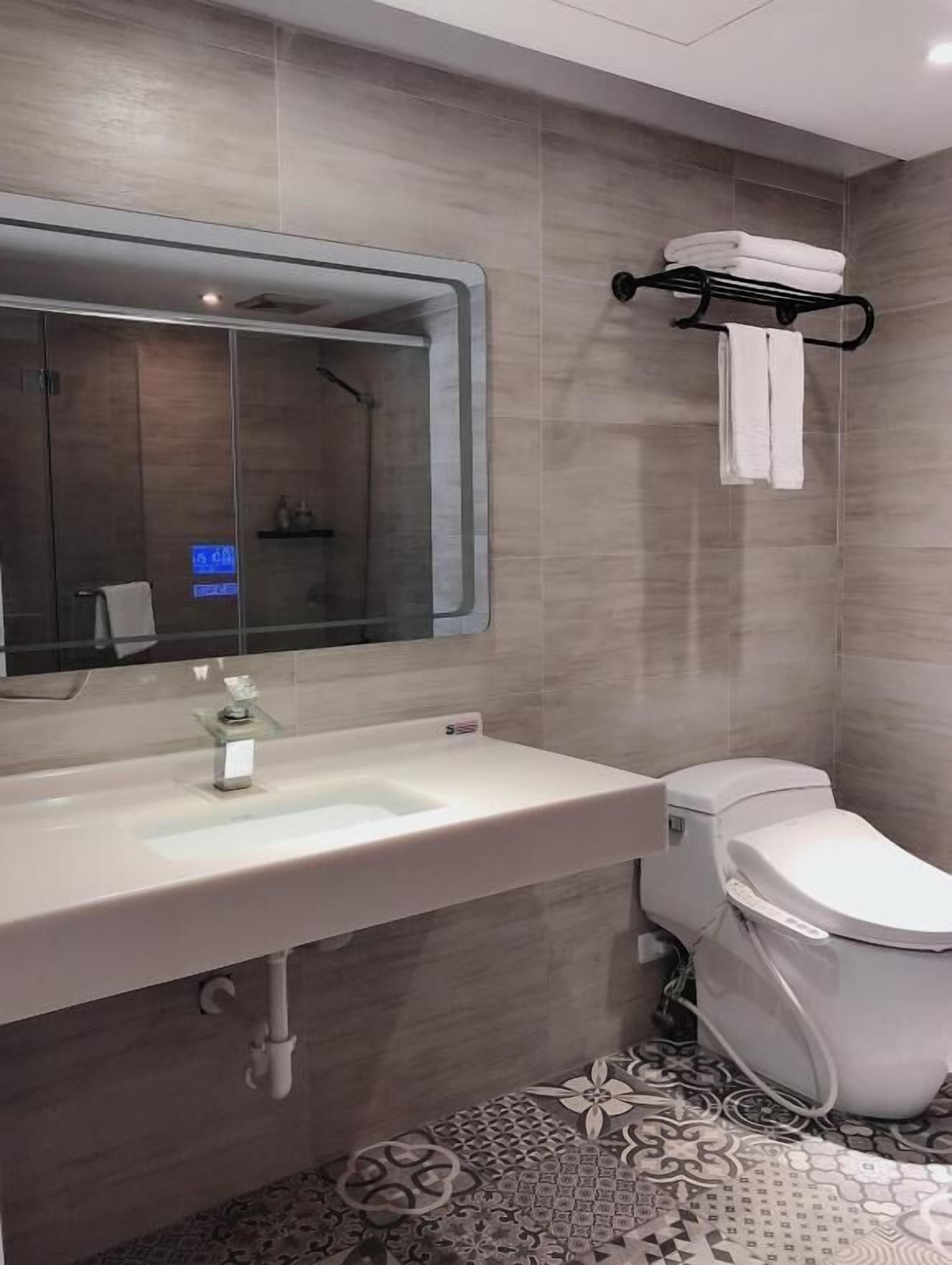 Champs Elysees Hotel