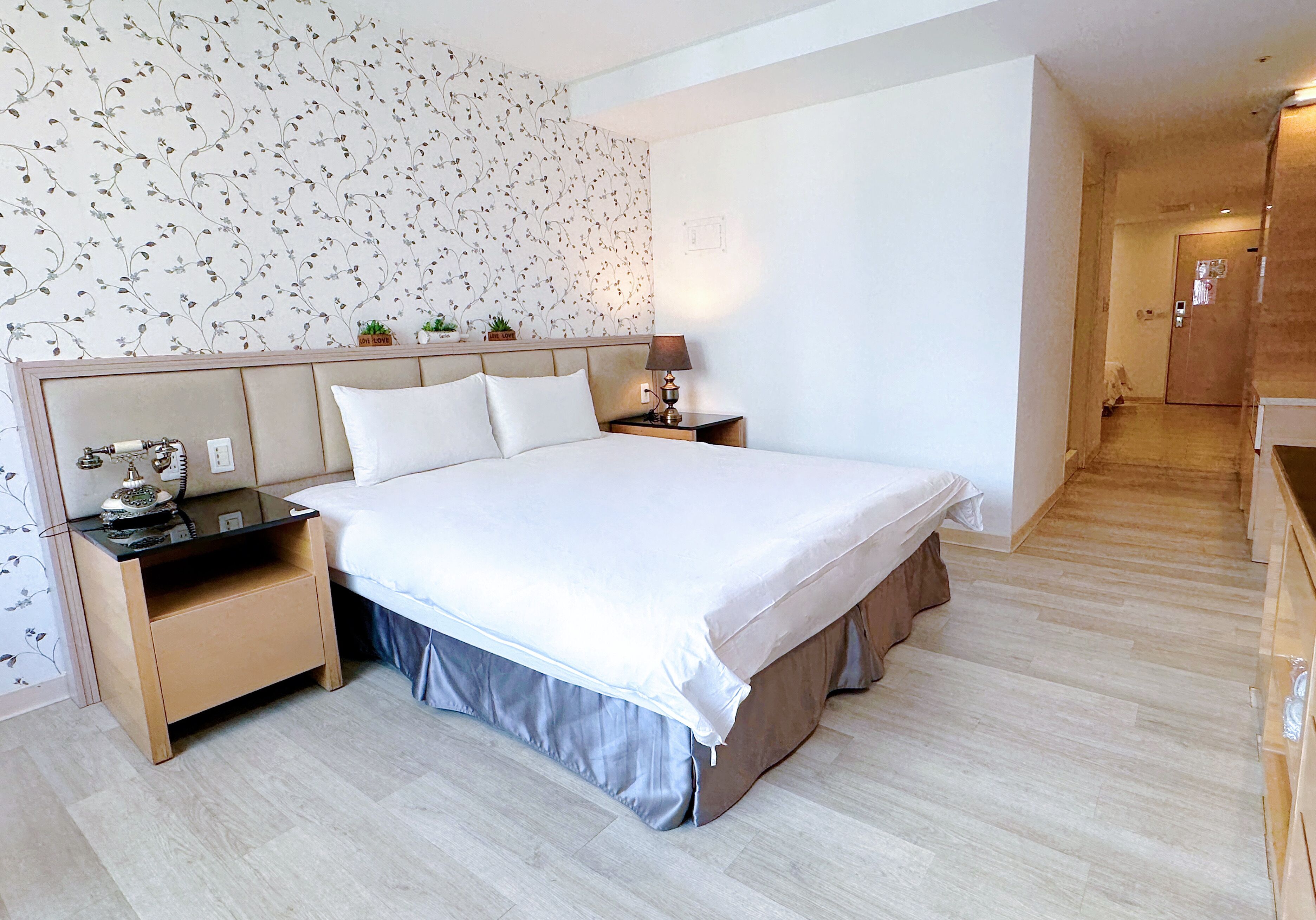 Champs Elysees Hotel