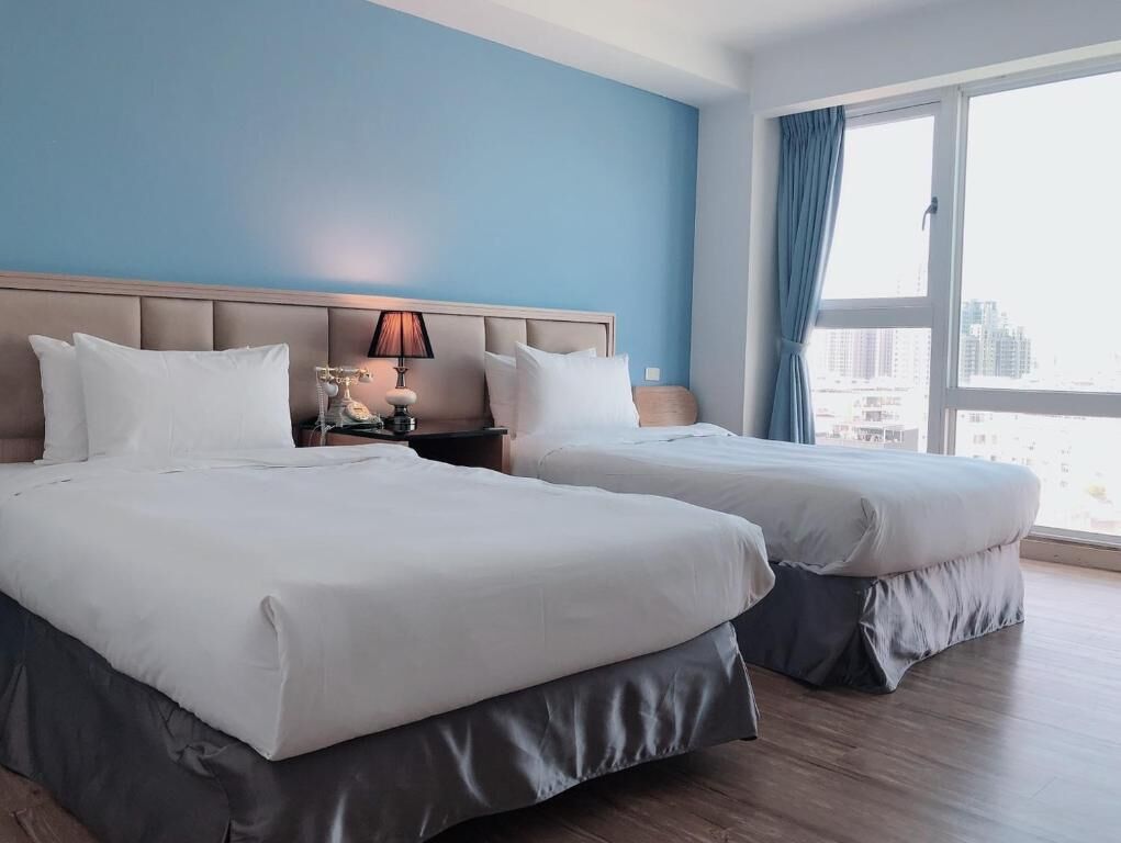 Champs Elysees Hotel