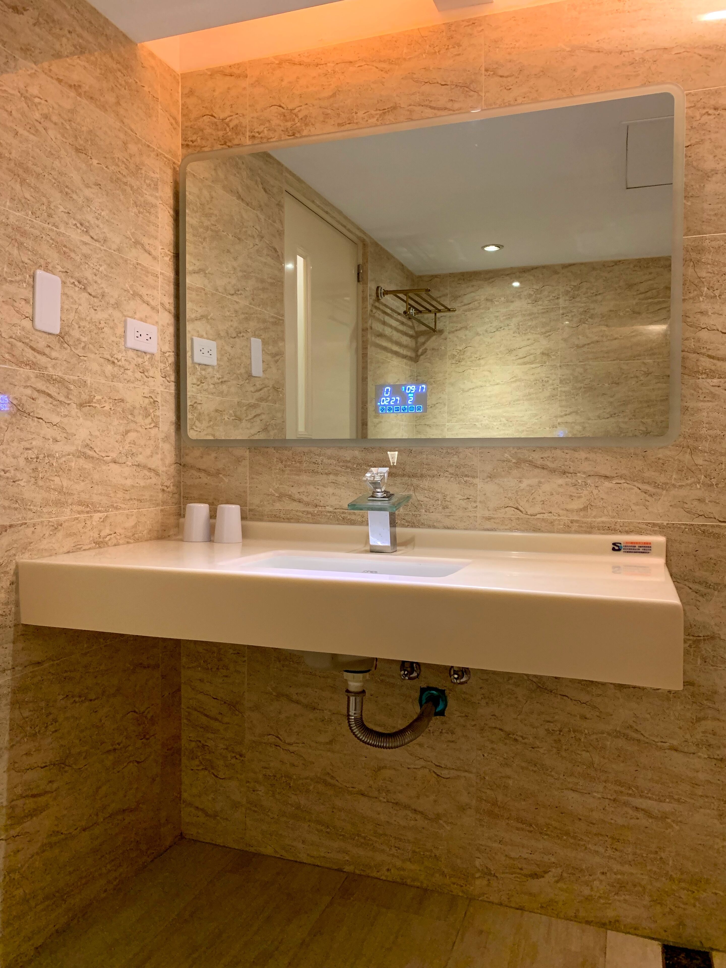 Champs Elysees Hotel