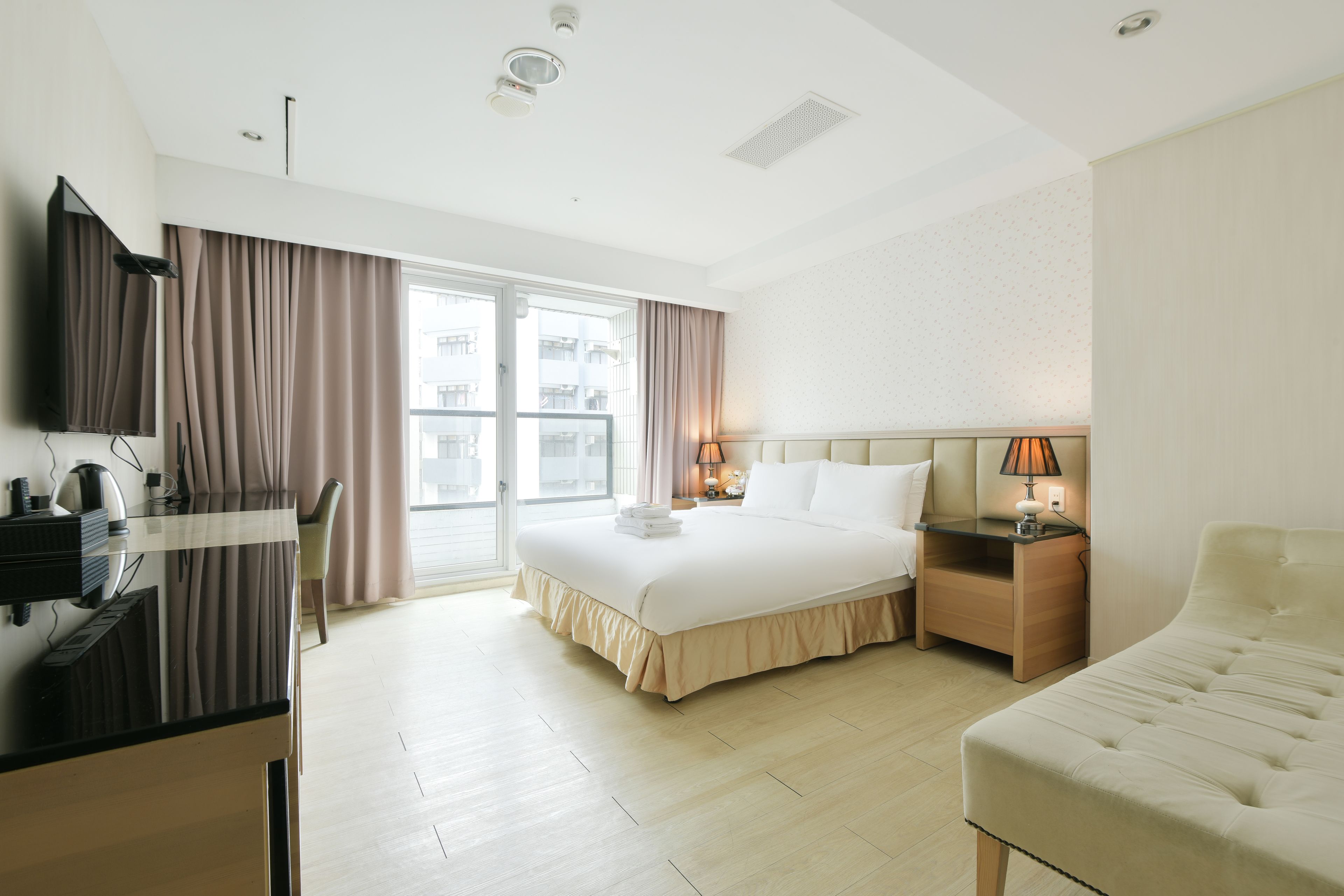 Champs Elysees Hotel