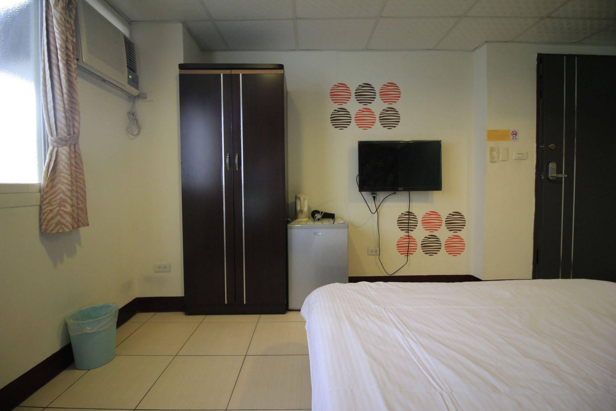 Fengjia Backers Hostel