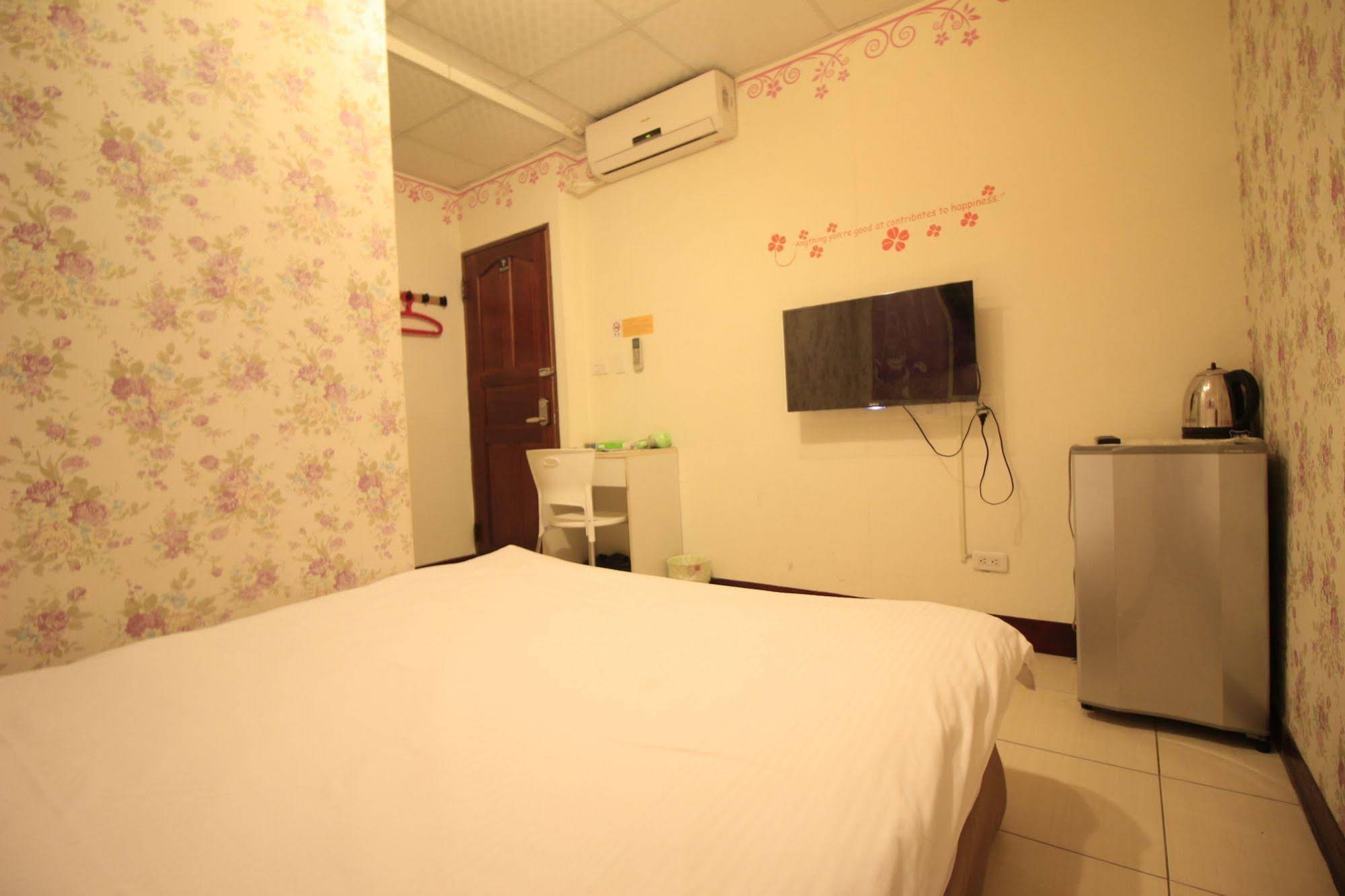 Fengjia Backers Hostel