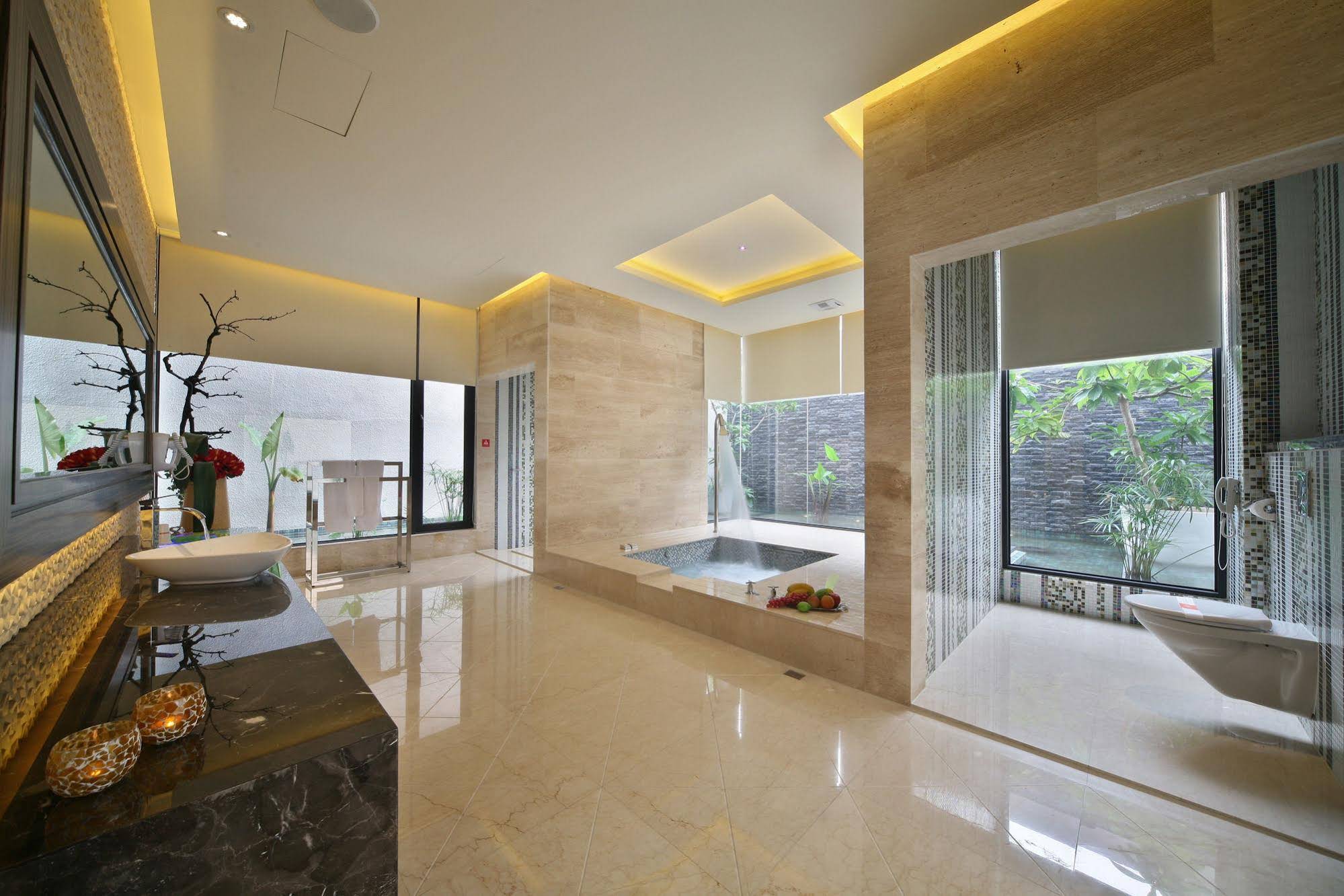 Han Guan Motel