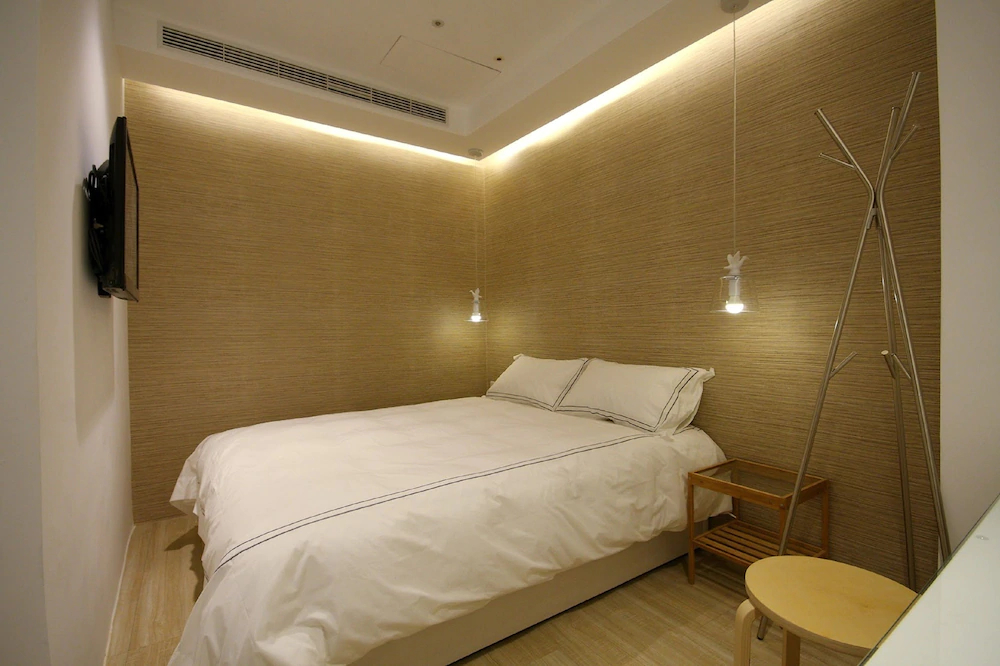 Mini West Hotel