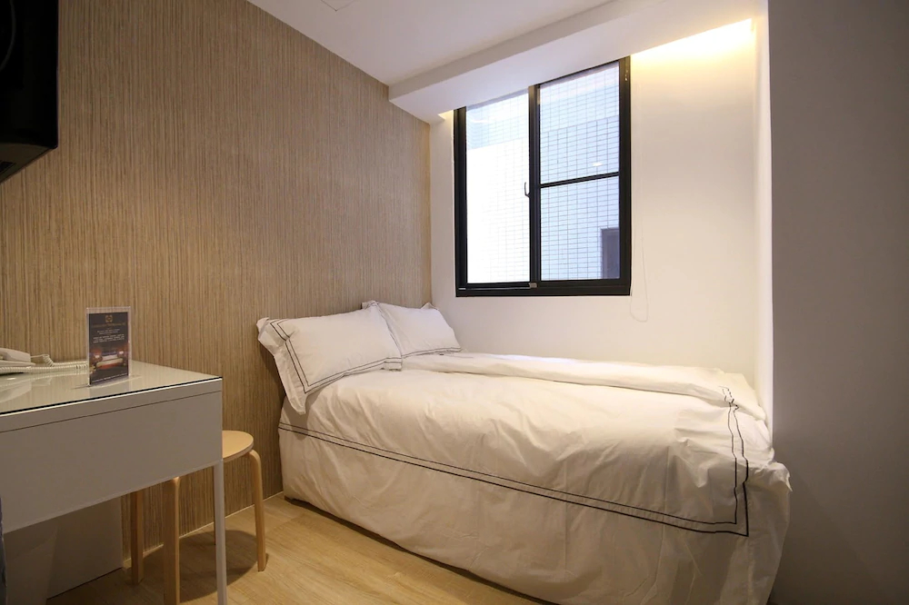 Mini West Hotel