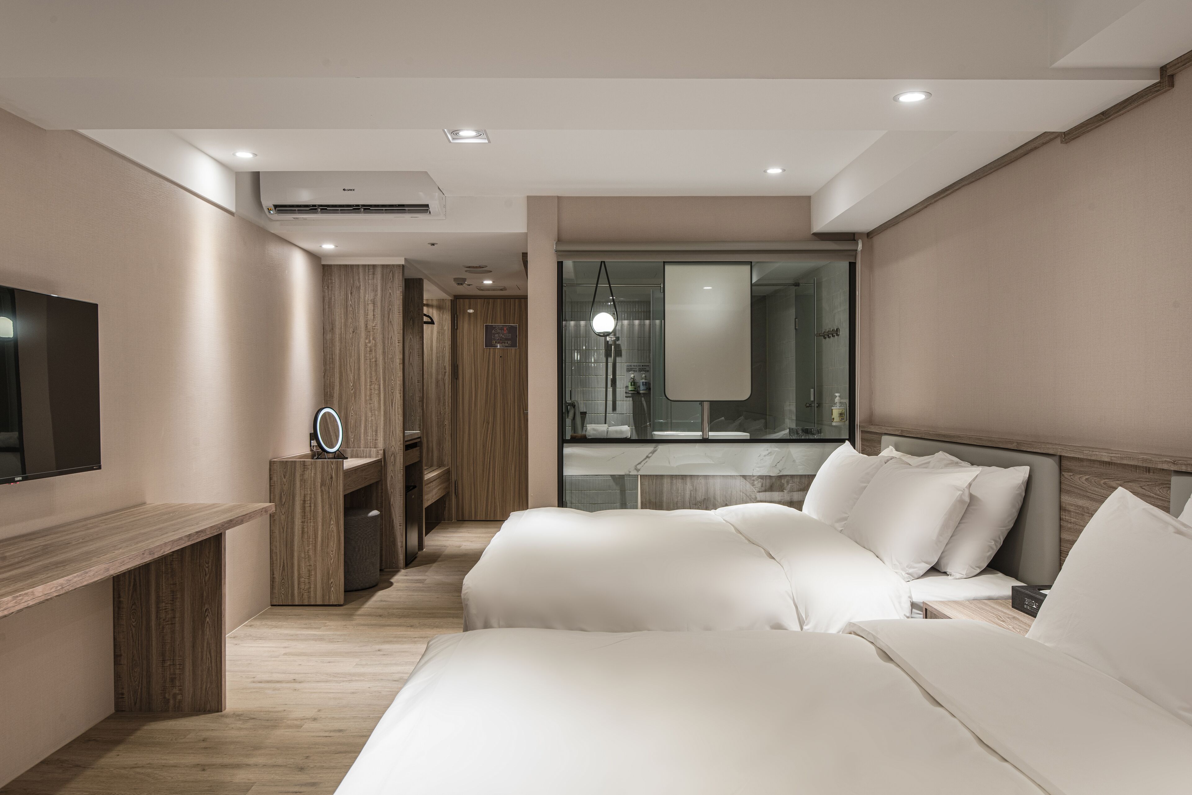 Spring's Rhapsody Hotel