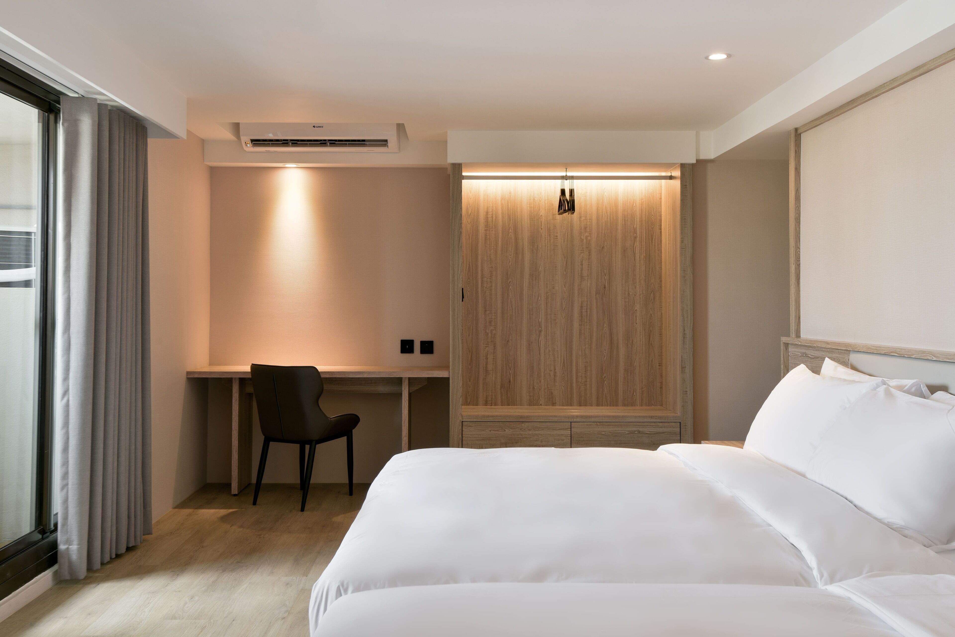 Spring's Rhapsody Hotel