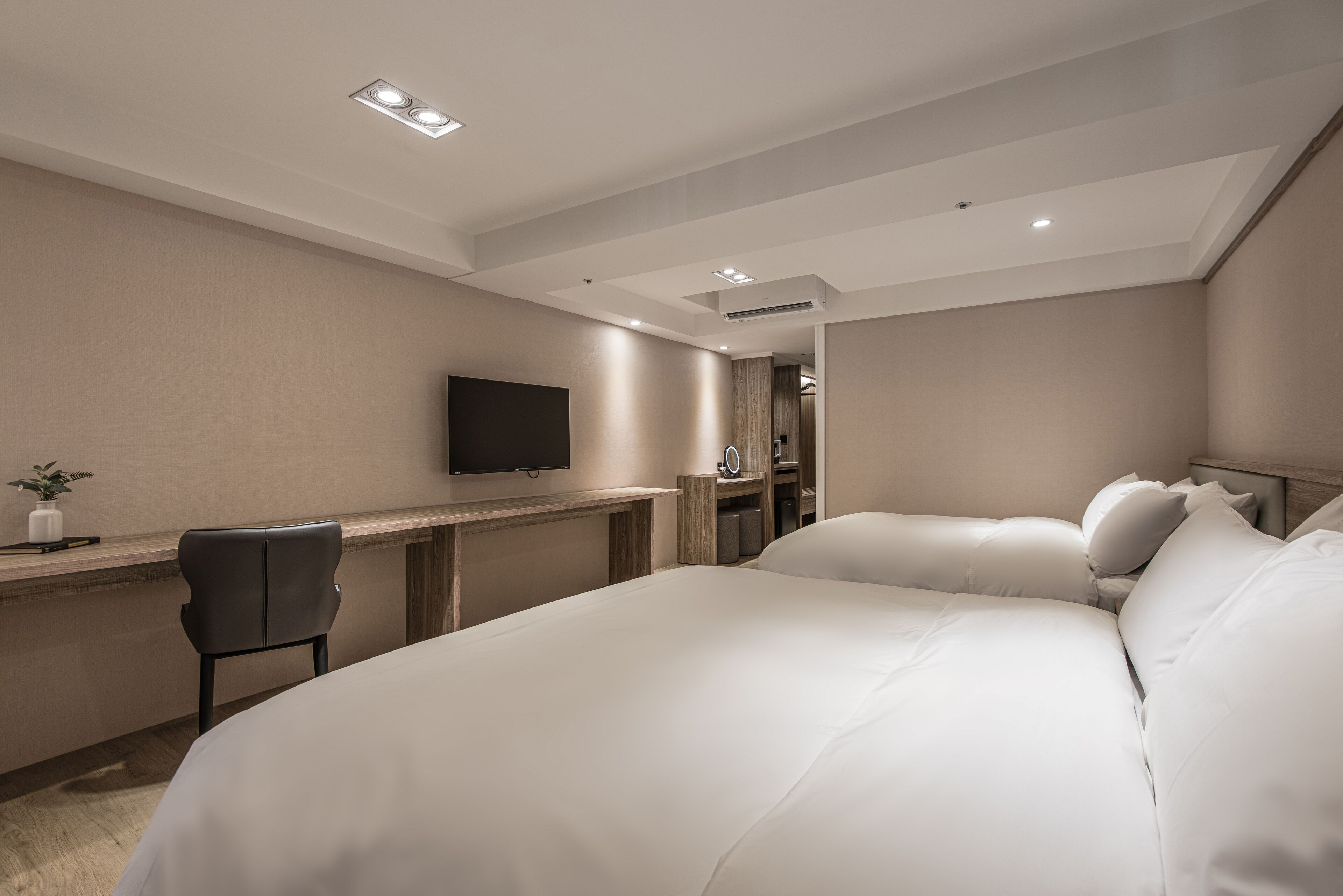 Spring's Rhapsody Hotel