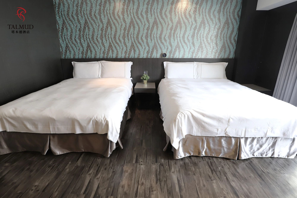 Talmud Hotel Yi Zhong Branch