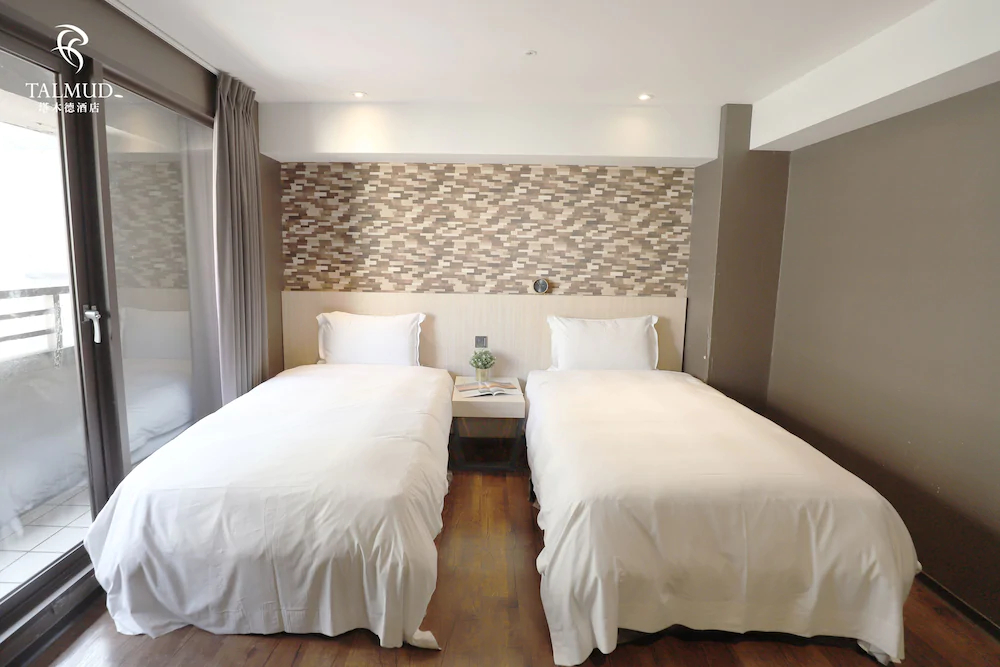 Talmud Hotel Yi Zhong Branch