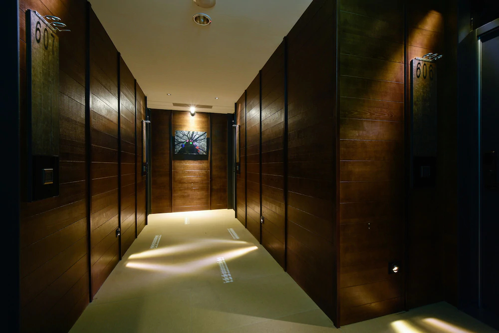 3 Door Hotel