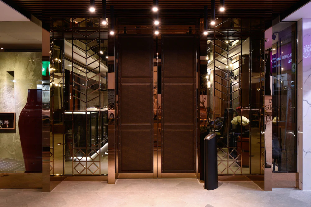 3 Door Hotel