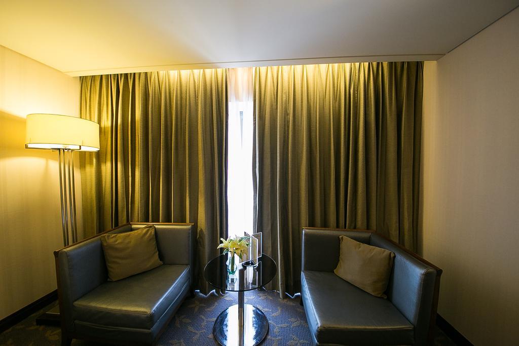 Evergreen Plaza Hotel