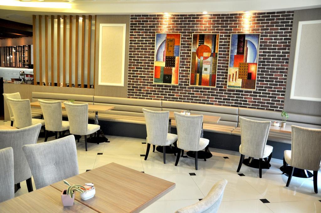 Evergreen Plaza Hotel