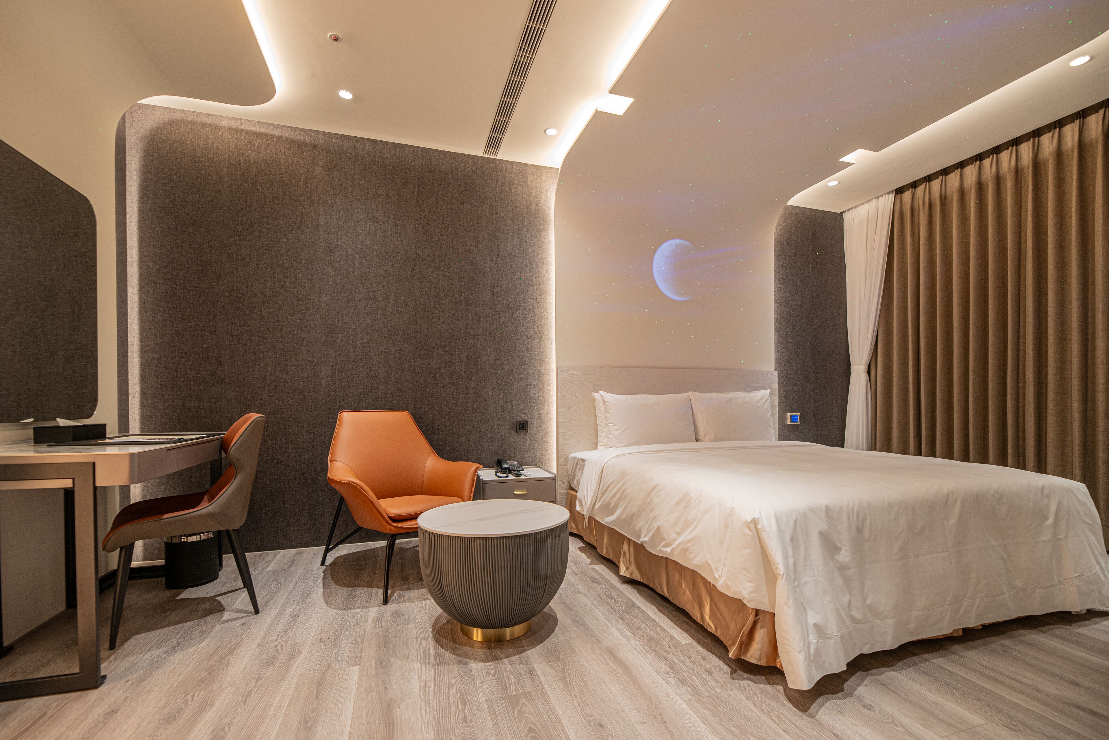 JingIn Hotel