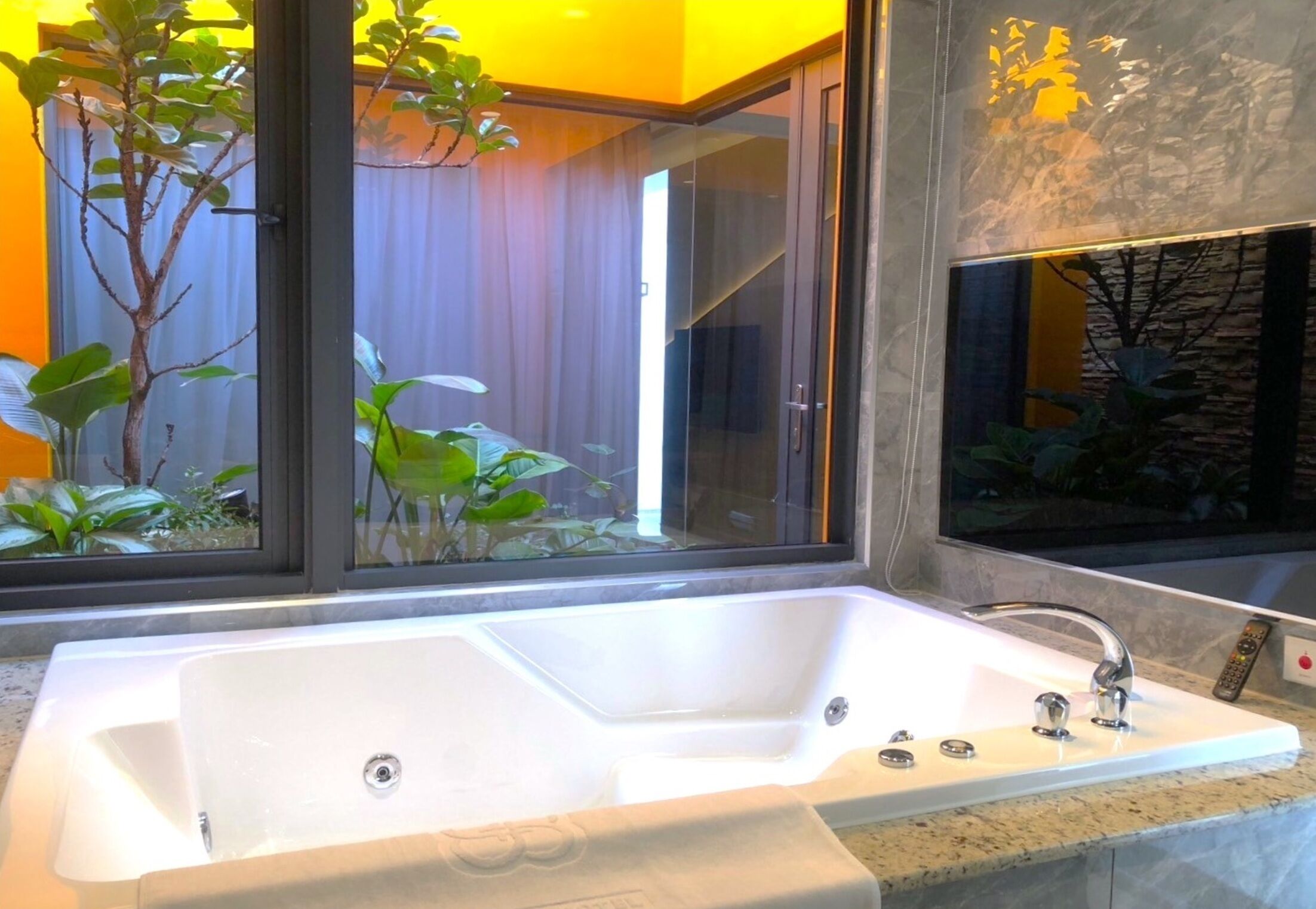 JingIn Hotel