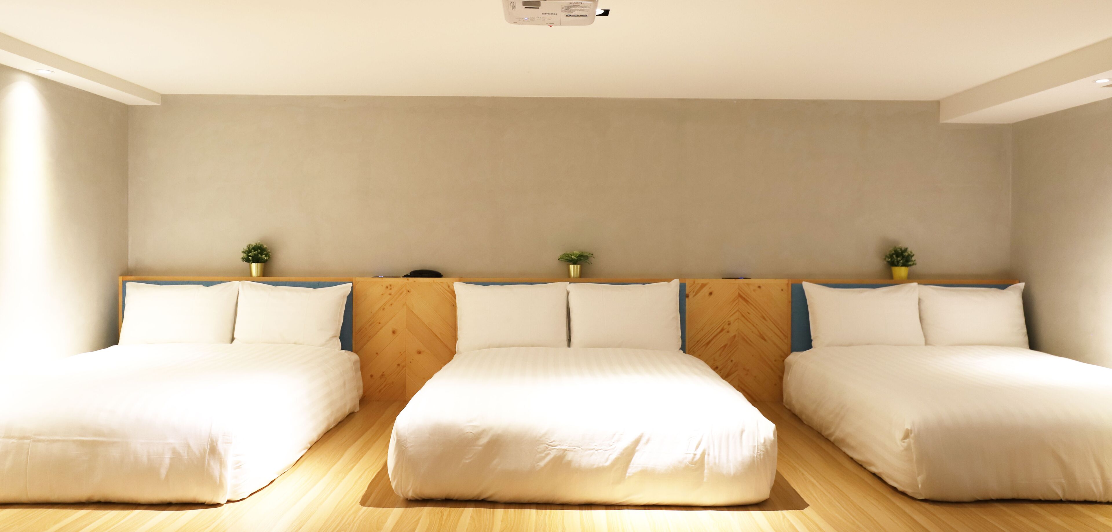 Unique Hotel-Dash 23 Hotel-Giant Hotel