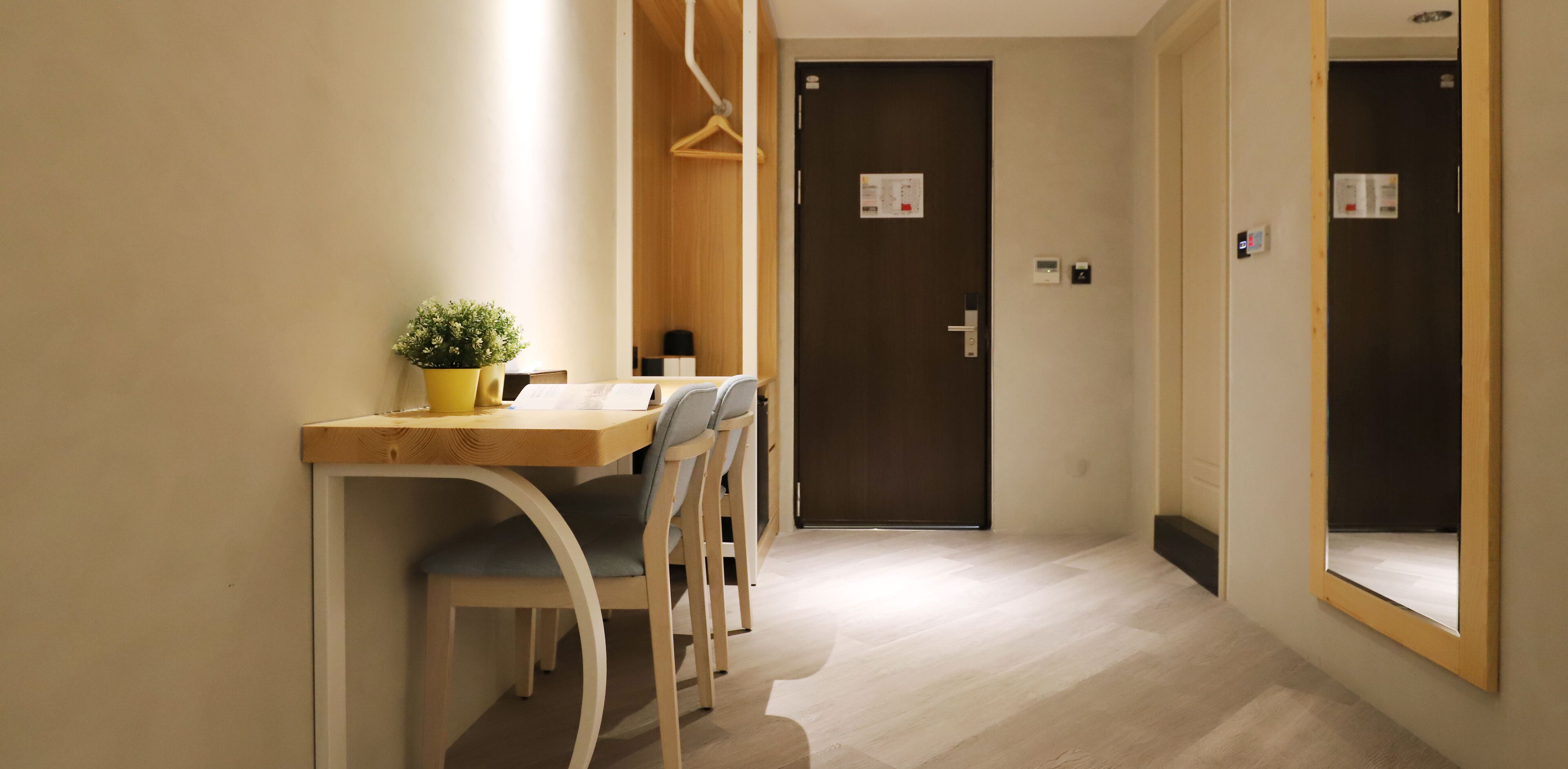 Unique Hotel-Dash 23 Hotel-Giant Hotel