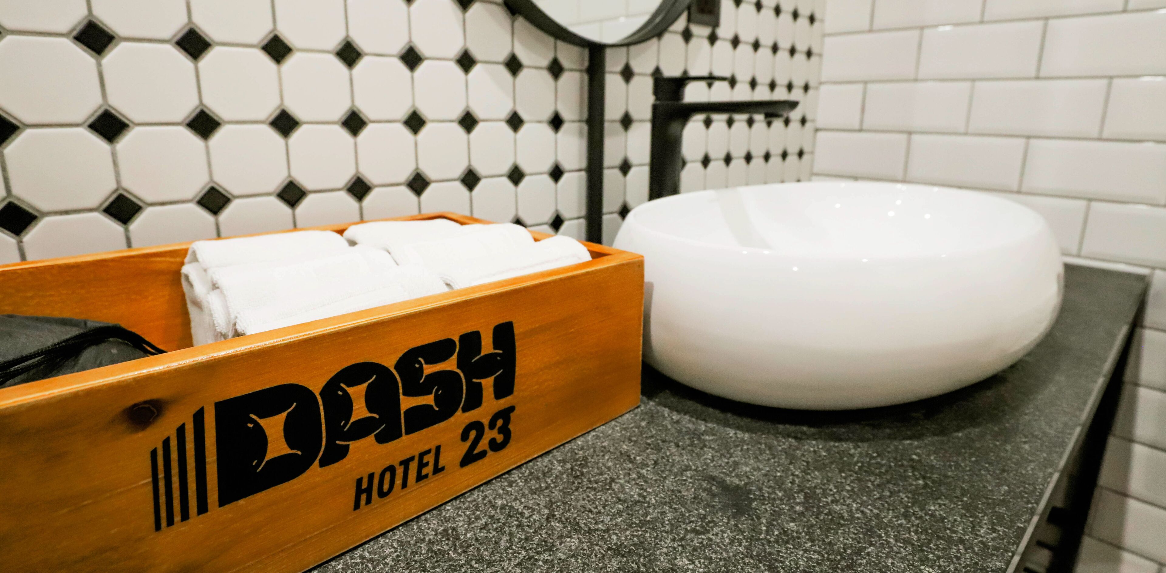 Unique Hotel-Dash 23 Hotel-Giant Hotel