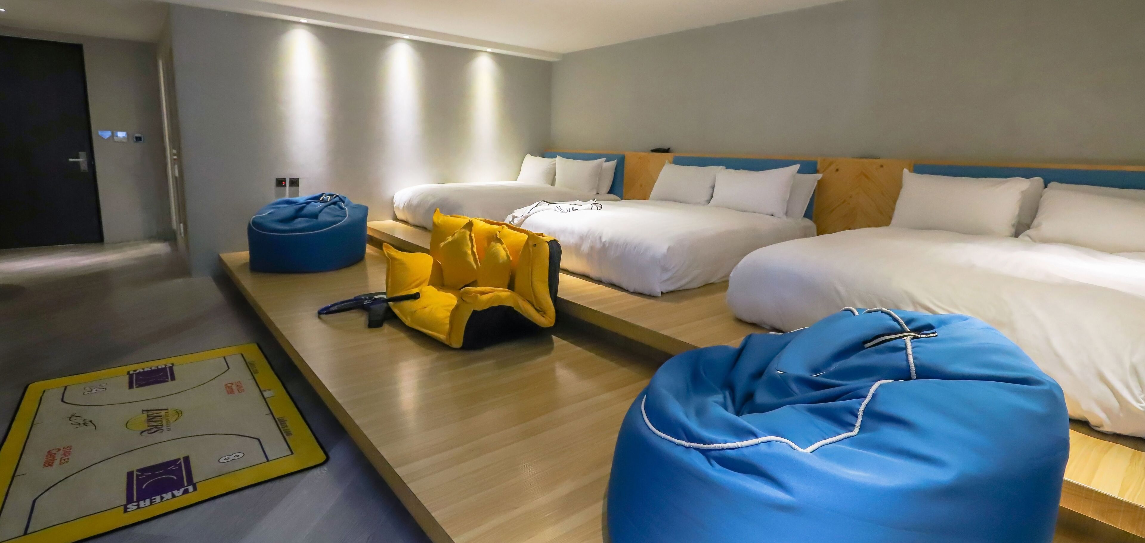 Unique Hotel-Dash 23 Hotel-Giant Hotel