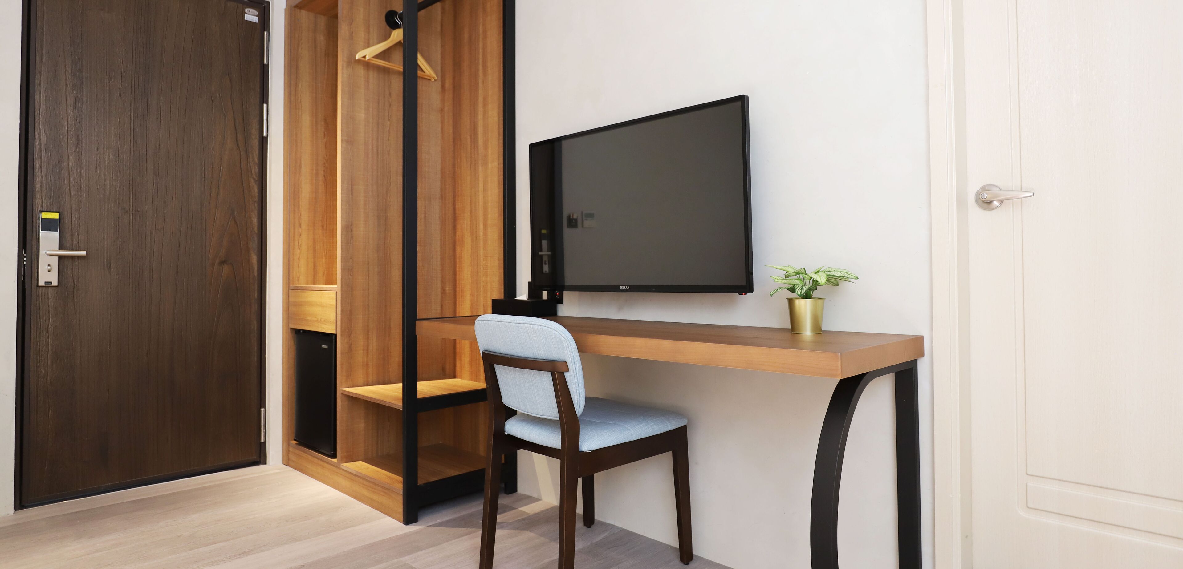 Unique Hotel-Dash 23 Hotel-Giant Hotel