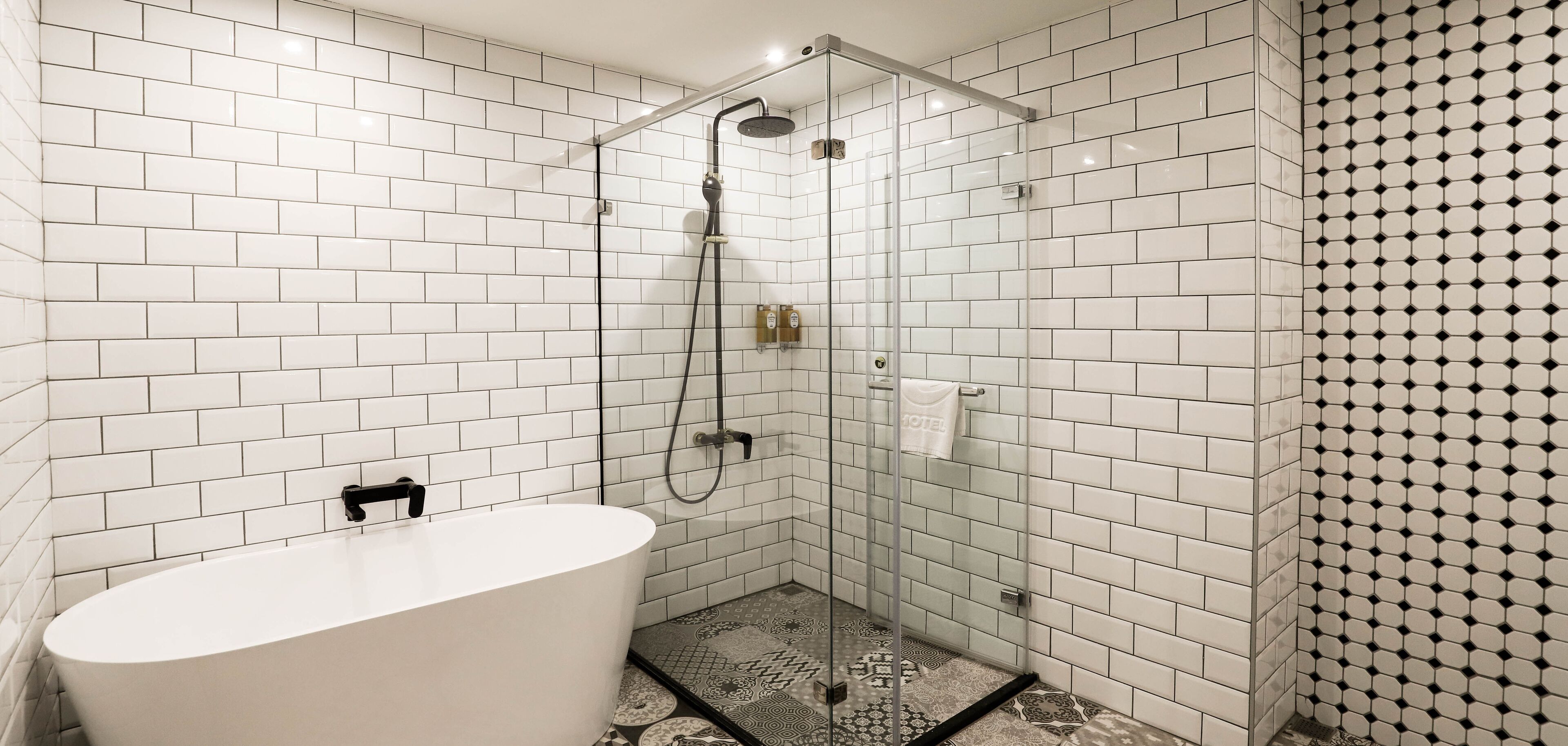 Unique Hotel-Dash 23 Hotel-Giant Hotel