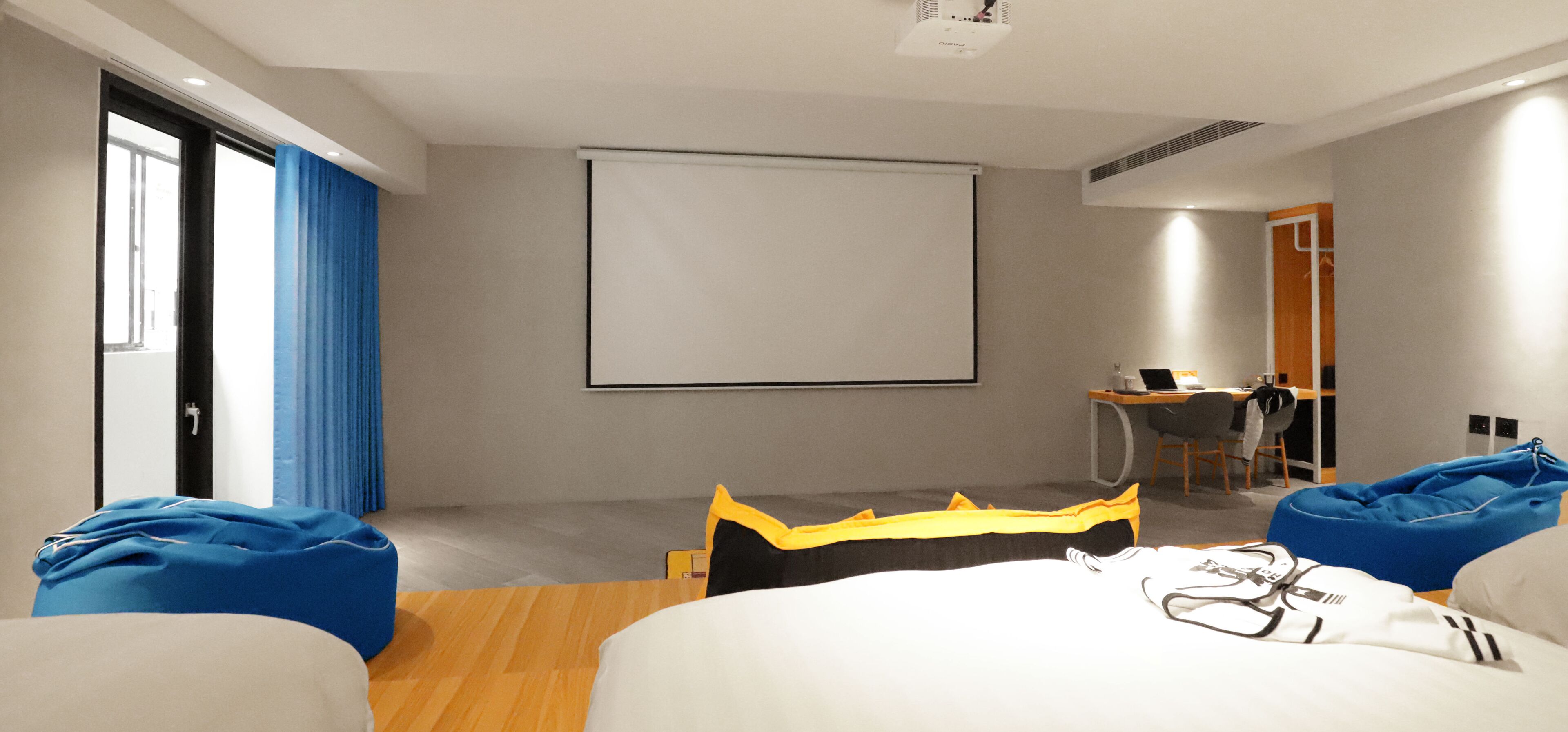 Unique Hotel-Dash 23 Hotel-Giant Hotel