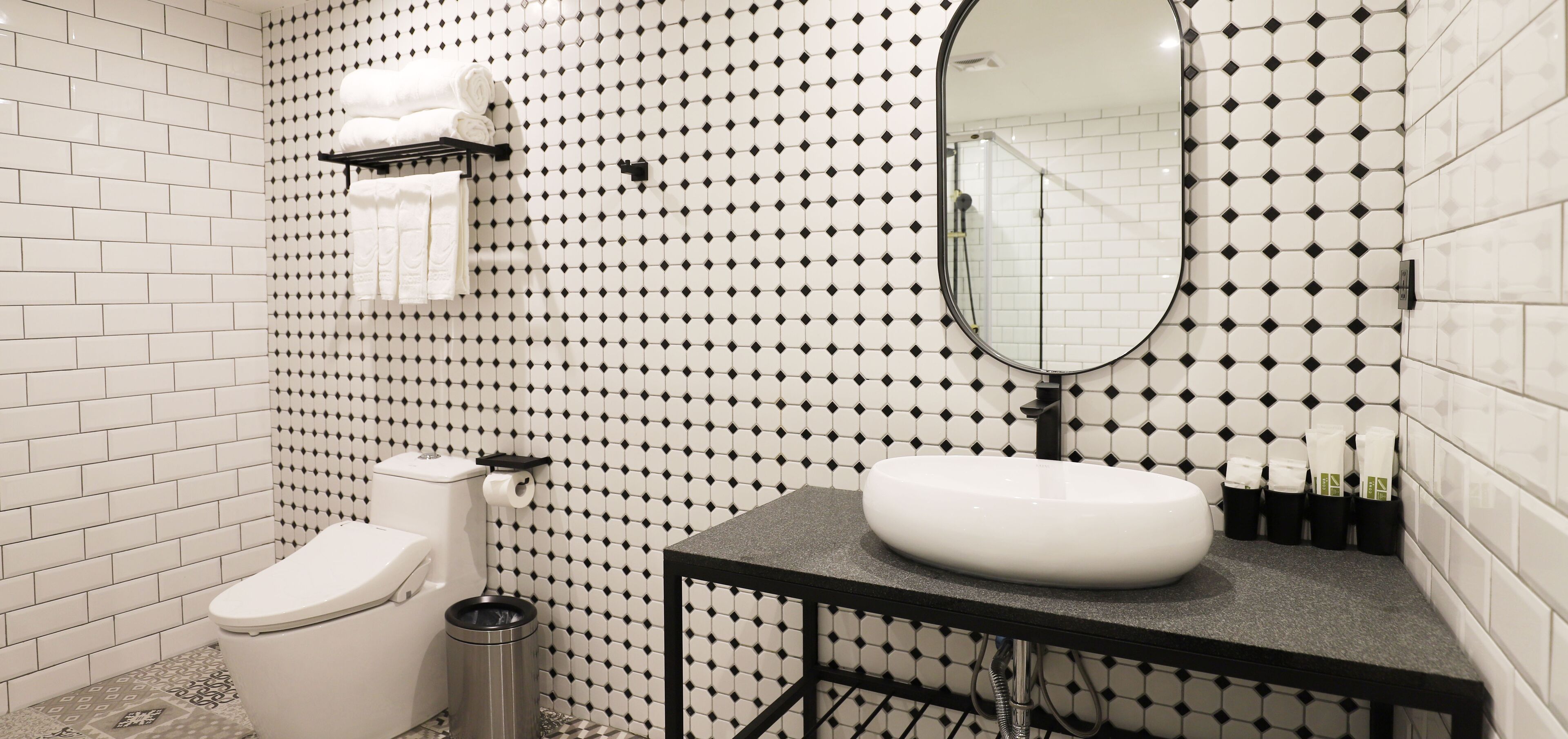 Unique Hotel-Dash 23 Hotel-Giant Hotel