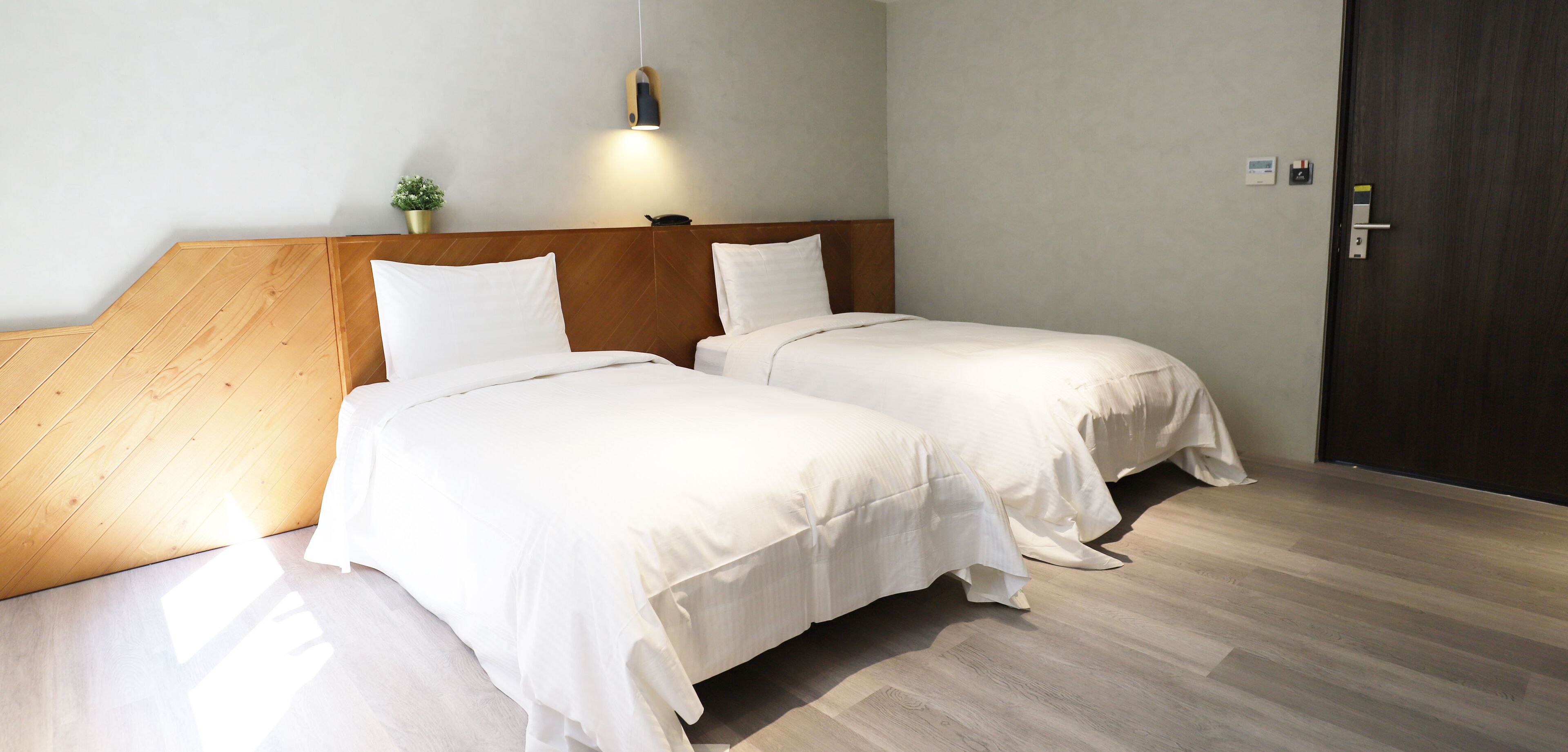 Unique Hotel-Dash 23 Hotel-Giant Hotel