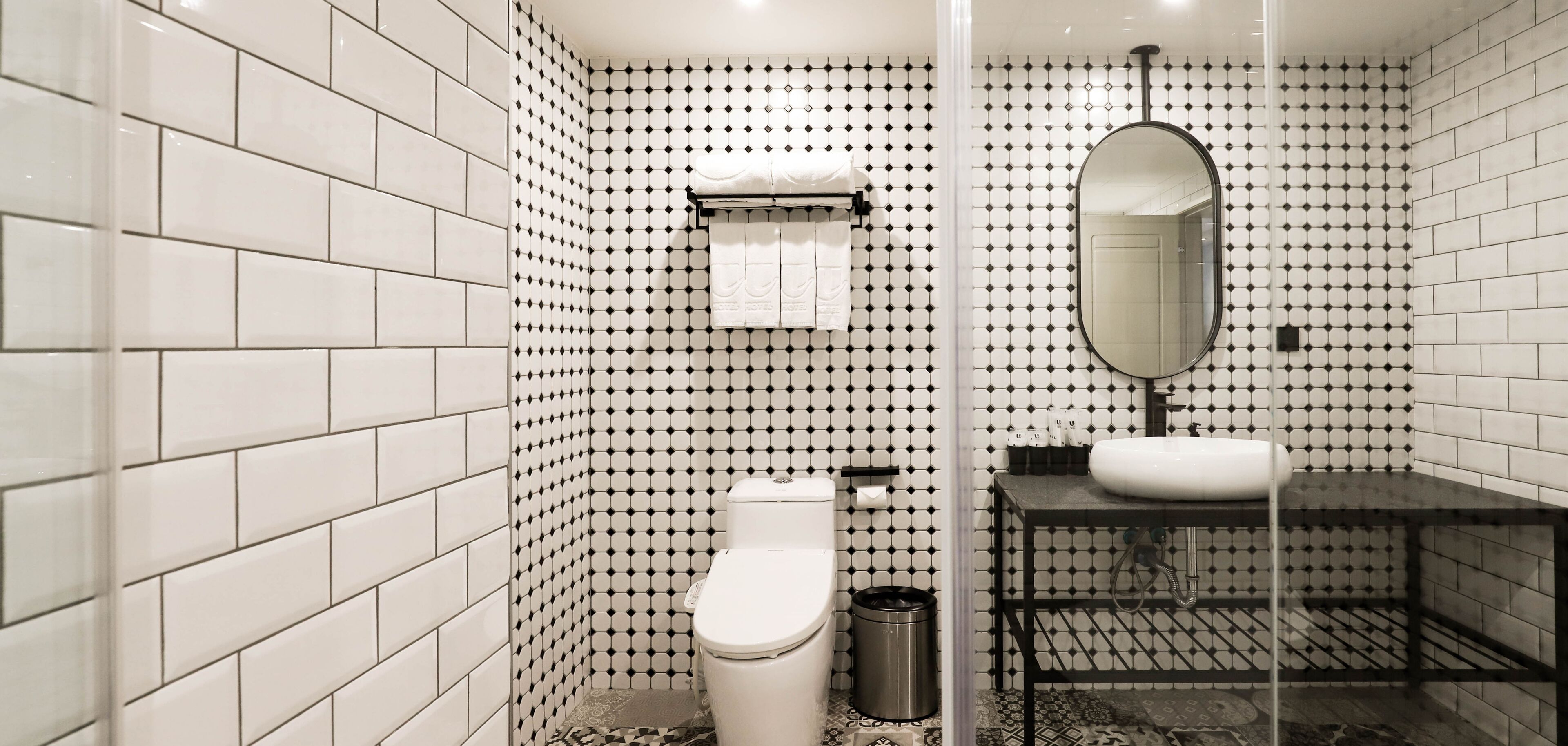 Unique Hotel-Dash 23 Hotel-Giant Hotel