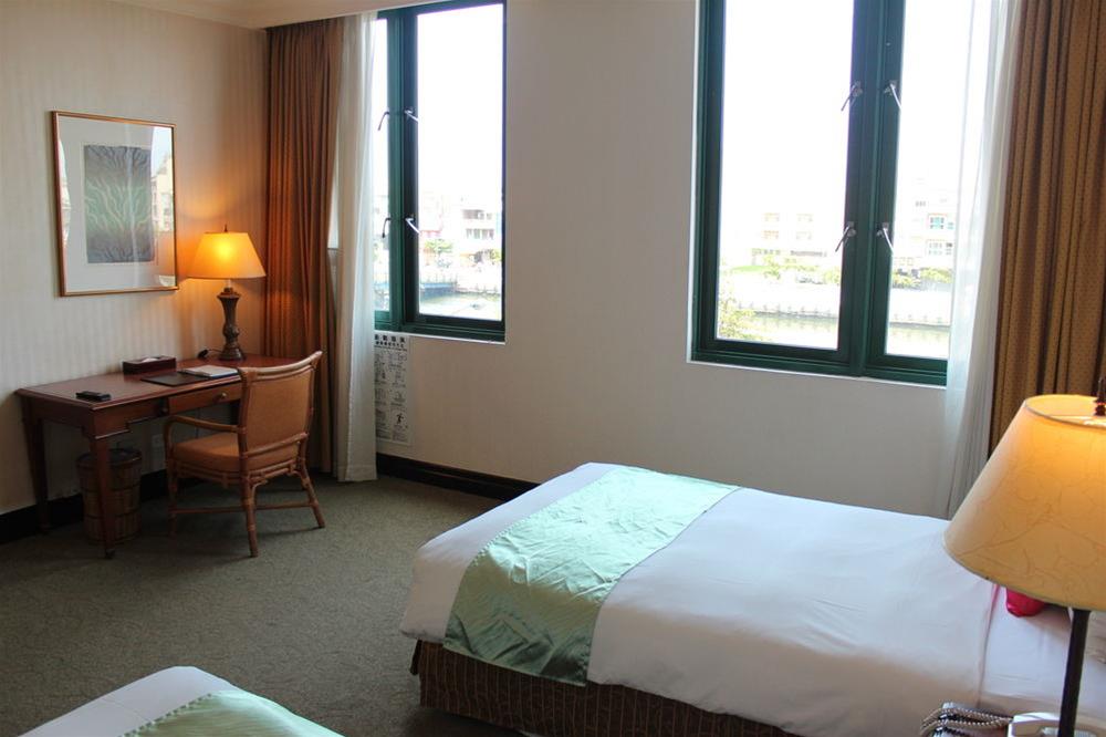 Wei-Yat Toong Mao Grand