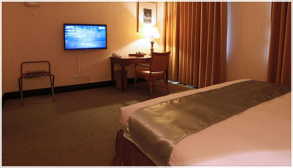 Wei-Yat Toong Mao Grand