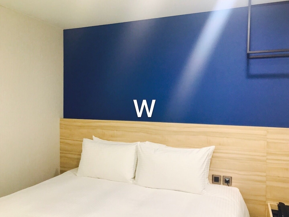 Airport Express Hotel