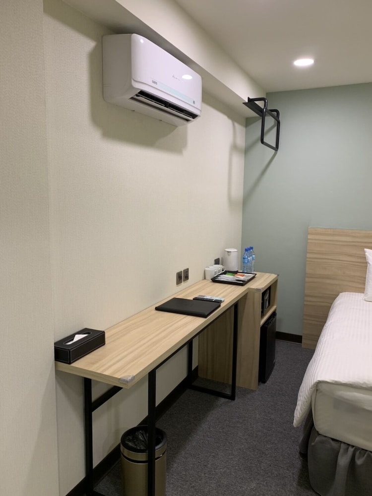 Airport Express Hotel