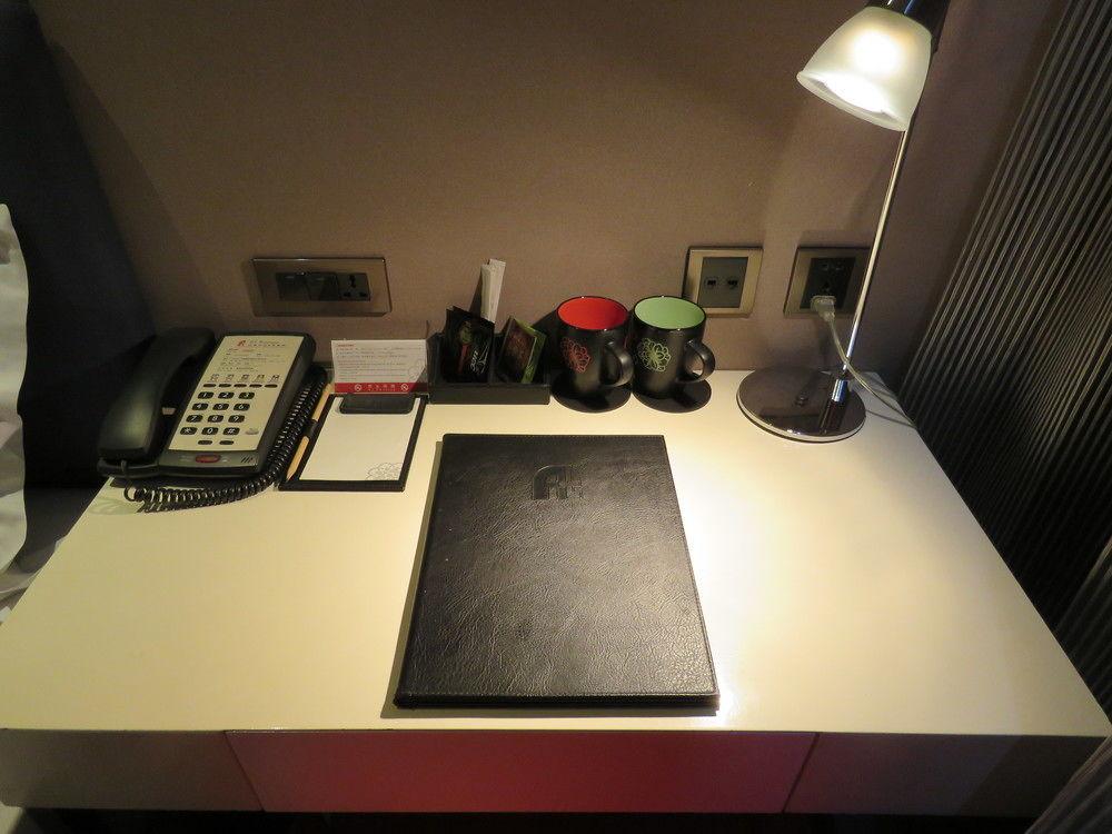 CHECK inn Taipei Xinyi