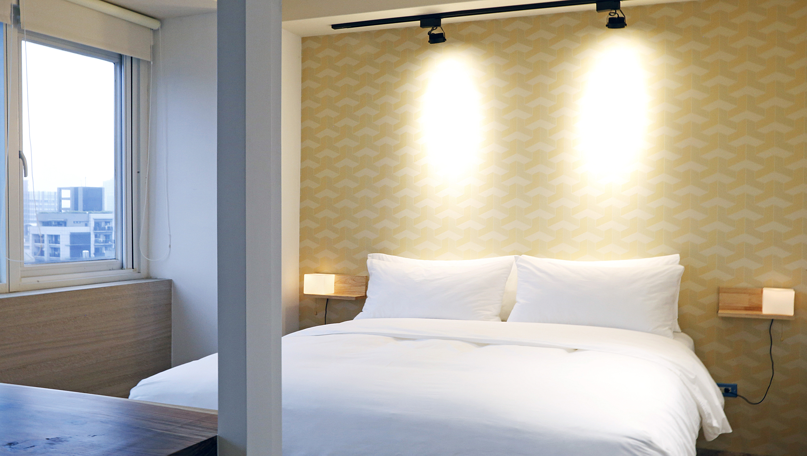 Chill Roof Hotel