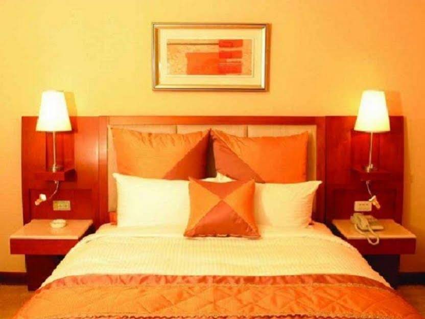 Elegance Hotel