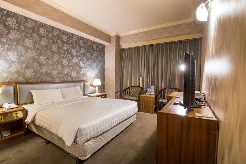 Flora Hotel Main Station