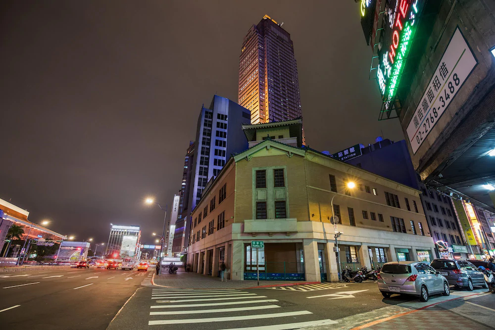 Flora Hotel Main Station