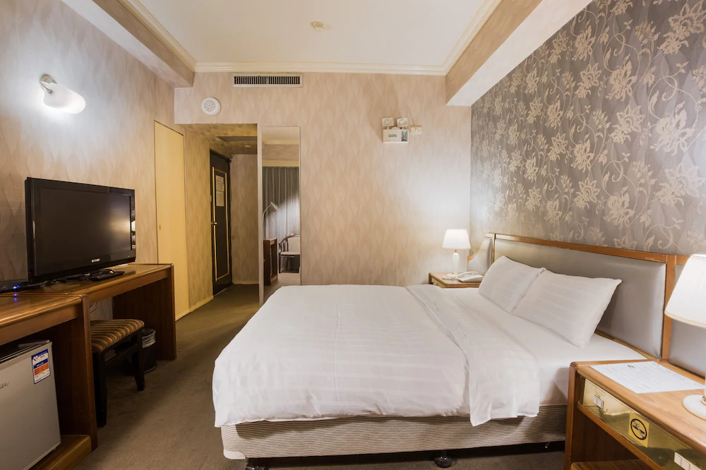 Flora Hotel Main Station