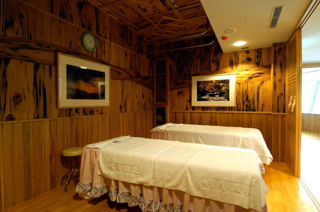 Full Moon Spa