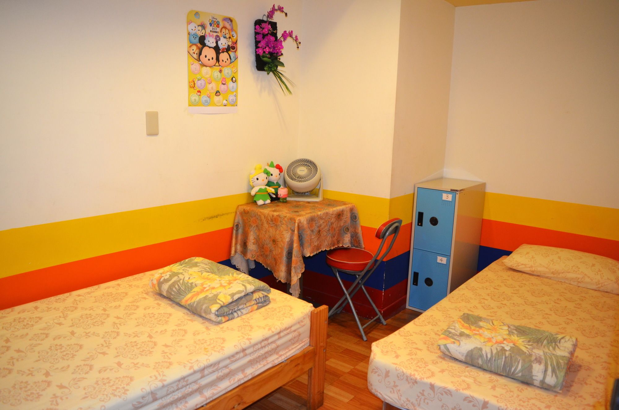 Holo hostel