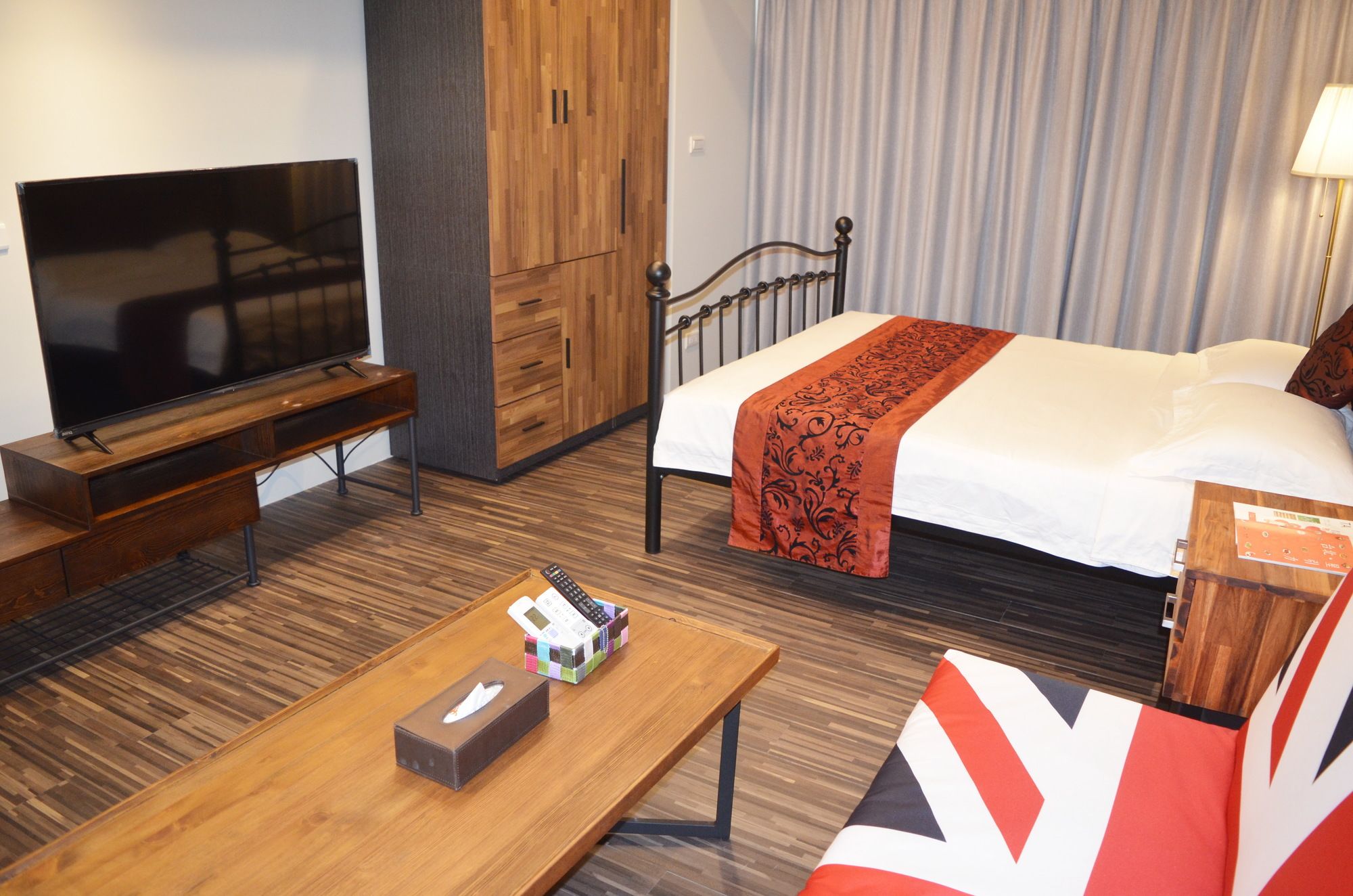 Holo hostel