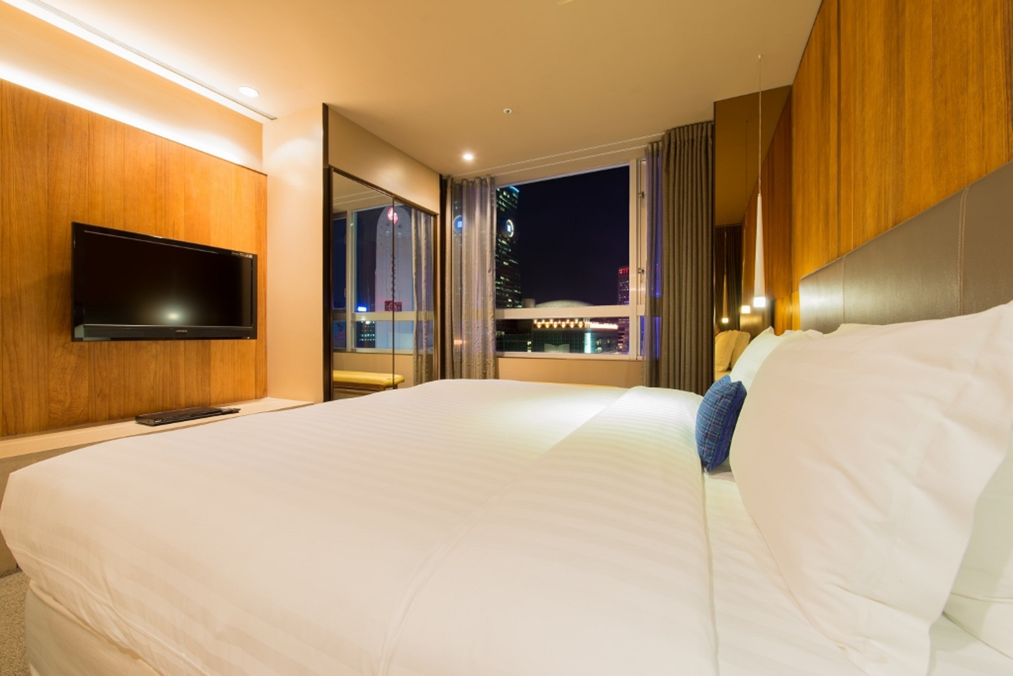 Home Hotel