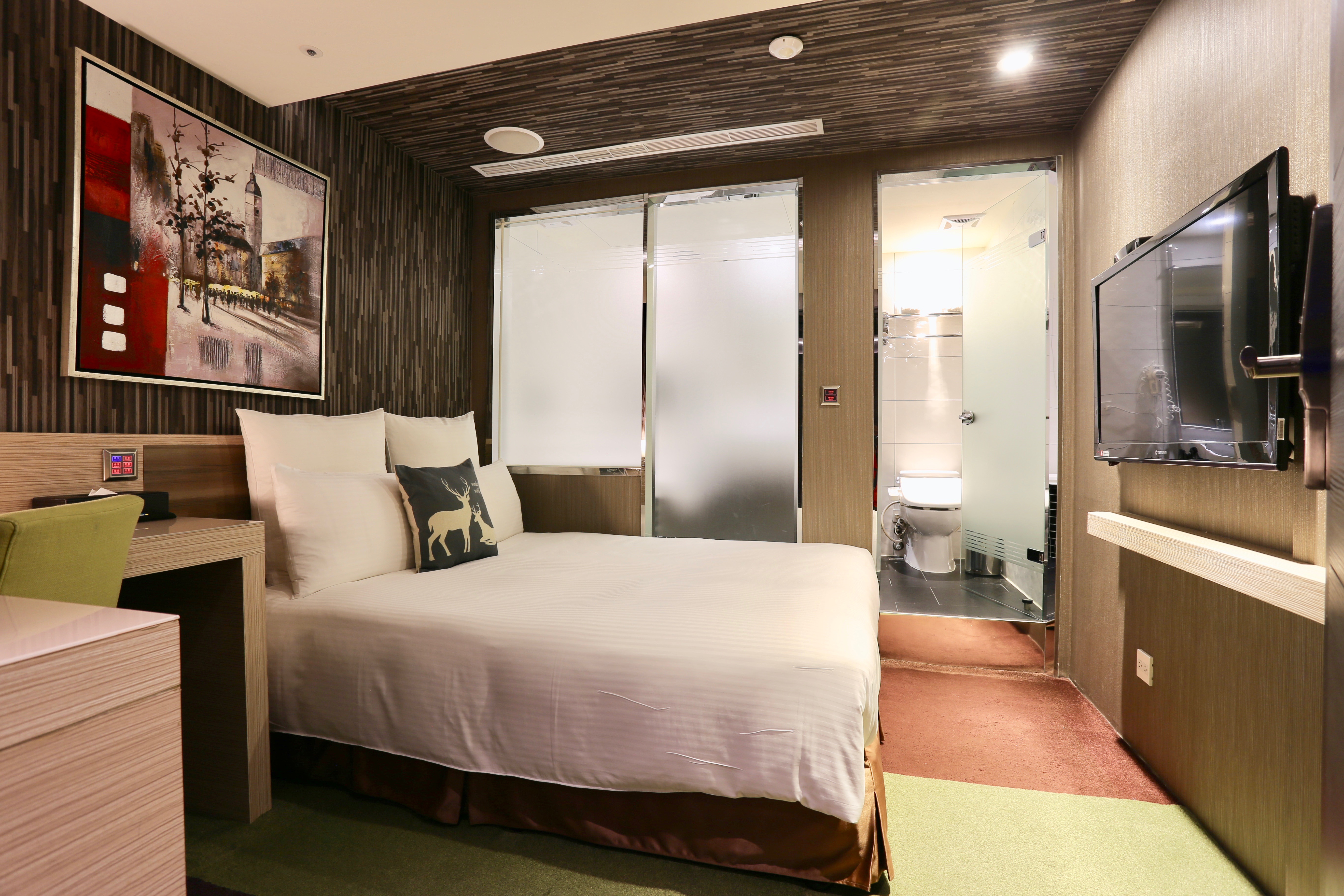 V-one Hotel