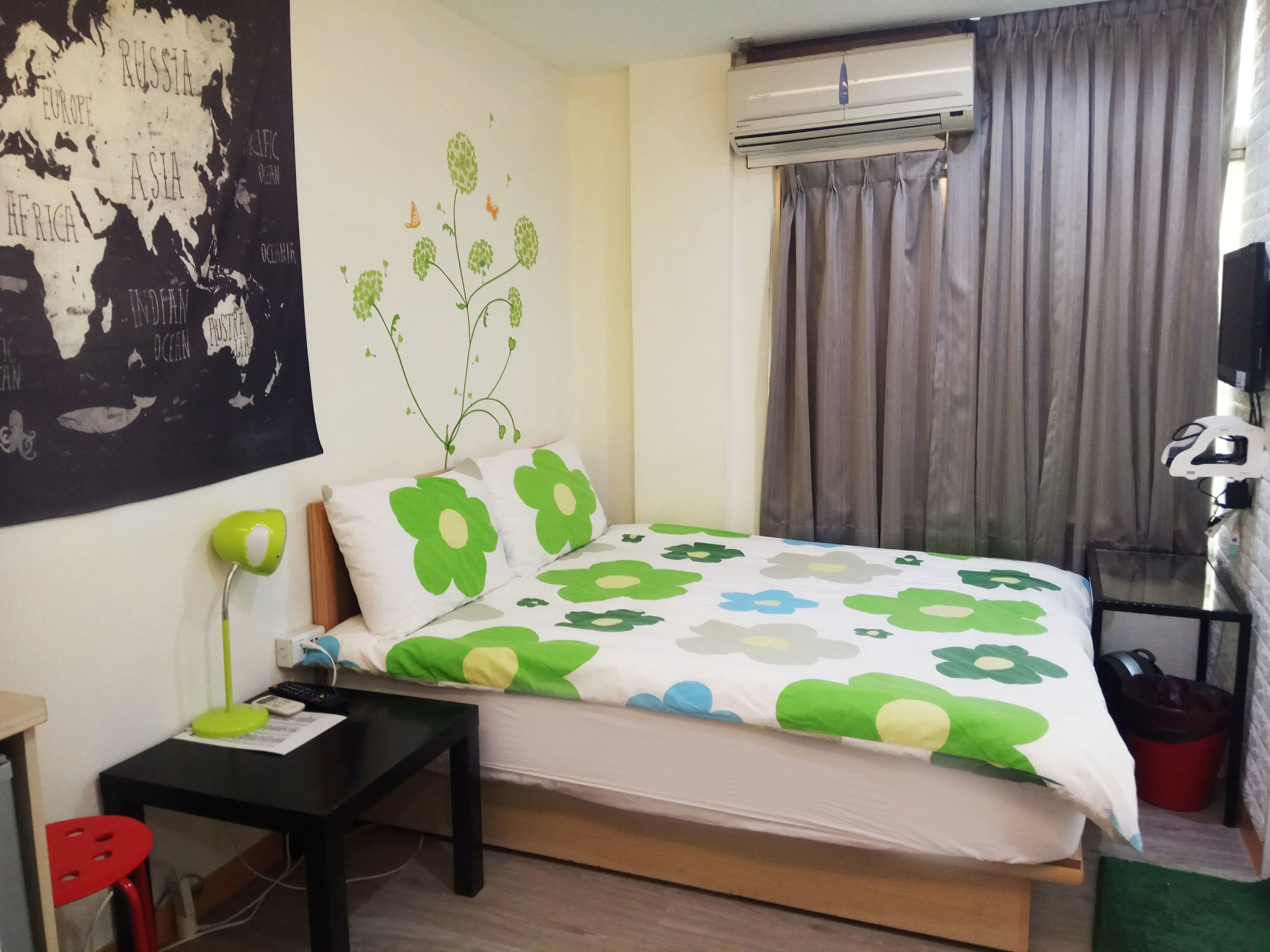 Ximen Triple Tiger Hostel