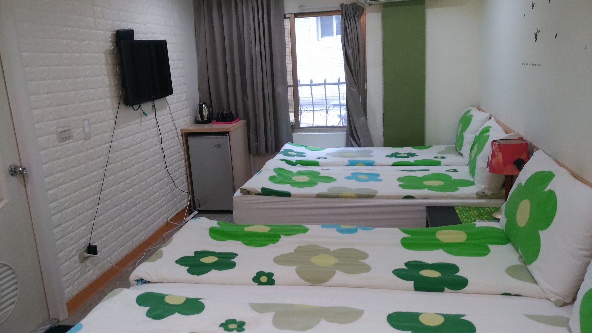 Ximen Triple Tiger Hostel